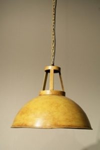 industriele lamp geel
